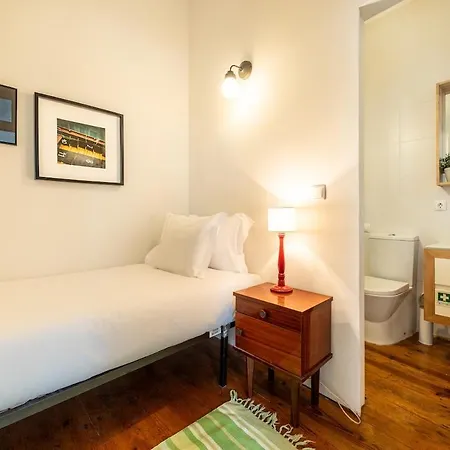 Cozy With Private Garden - A Peaceful Retreat 公寓 *